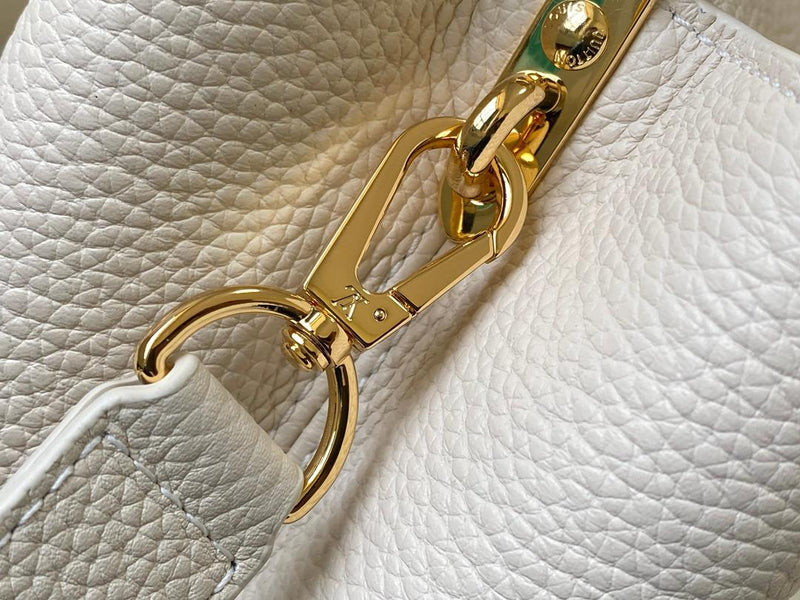 Pre-Loved LV CAPUCINES MINI