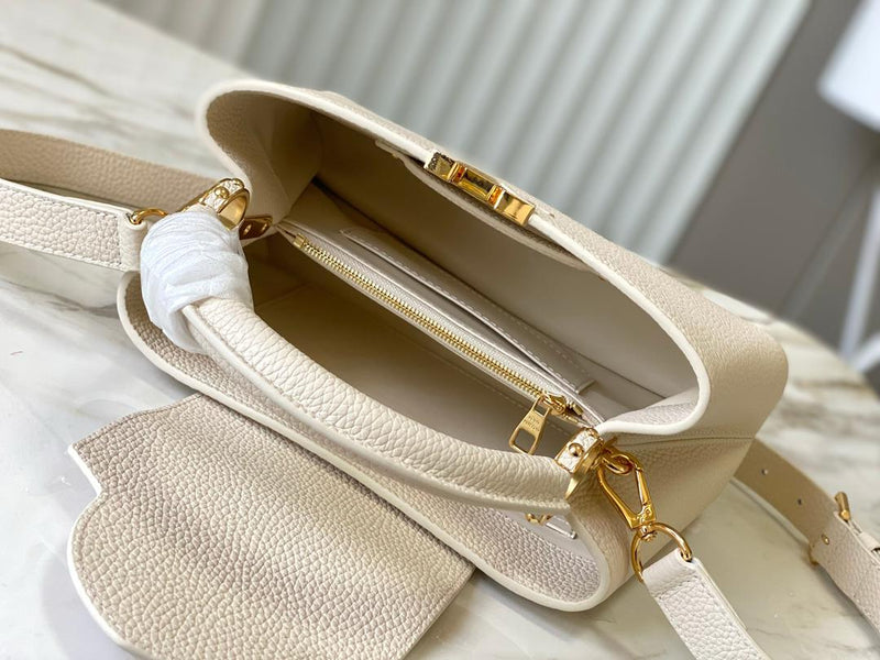 Pre-Loved LV CAPUCINES MINI