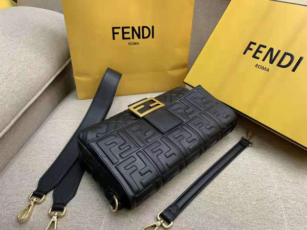 Pre-Loved FENDI BAGUETTE LARGE