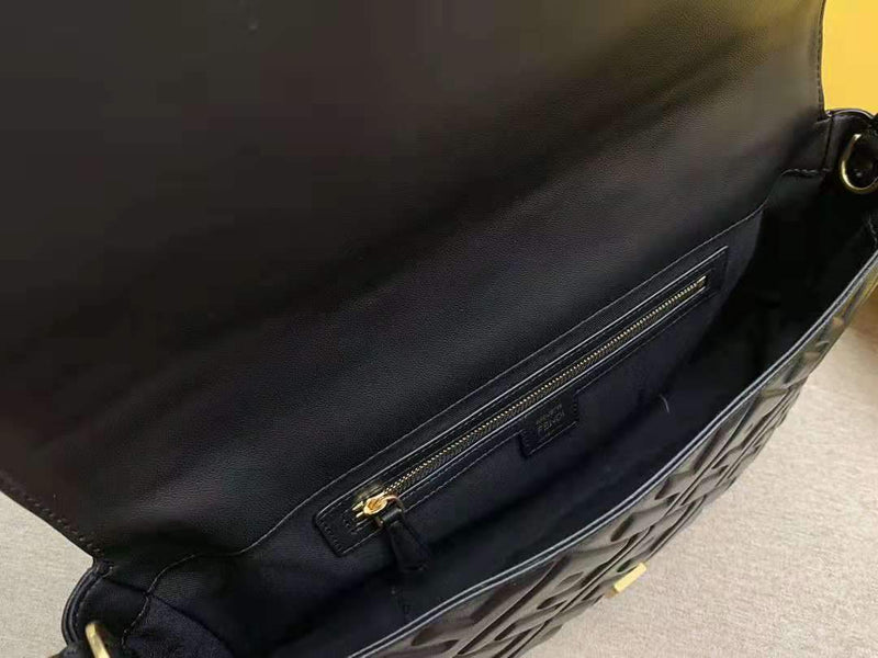 Pre-Loved FENDI BAGUETTE LARGE