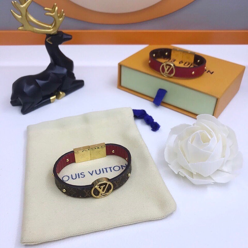Pre-Loved LV CIRCLE REVERSIBLE BRACELET - SMY Digital