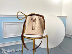 Pre-Loved LV MURIA