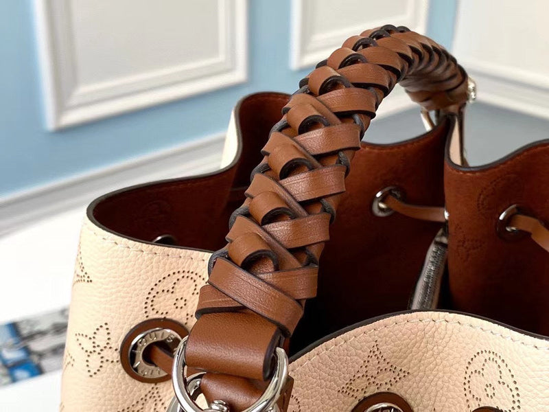 Pre-Loved LV MURIA