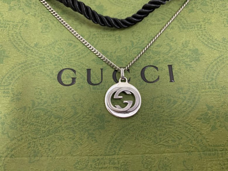Pre-Loved GUCCI Interlocking G Silver Women's Pendant - SMY Digital