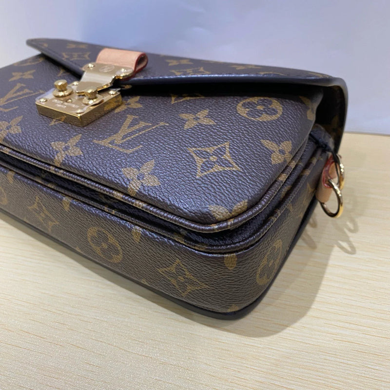 Louis Vuitton Monogram Horizontal Edition Postman Bag -  Pre Owned